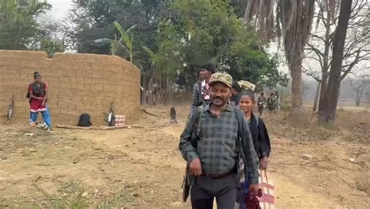 3.24，印度恰蒂斯加尔邦比贾布尔县的18名毛派向警方投降，包括丹达卡兰亚特区委员会成员帕帕·拉奥。他在投降前与警方取得联系，约定了投降地点。