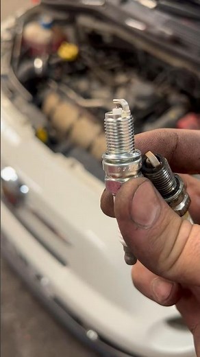 Fiat 500 replacing spark plug