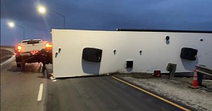 I-84 reopened in Eastern Oregon after heavy winds, crashes