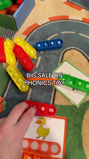 It is time to practice 4 letter words with CVCC and CCVC spelling practice. These pop letter boards are great to separate sounds and letter blends to help young readers #readingactivities #readingpractice #learningactivities #homeschoolresources #readinggames