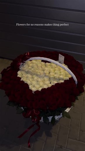 Bouquets & Blooms on Instagram: "Flowers 😍 #Flowers #Instagram #valentinesday #rosesforher #flowerbouquet #instatrend #reeloftheday #foryou #trending #explore #fyp #redroses"