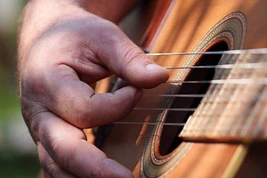 Tips For Playing Guitar With Small Hands [Easy Techniques]