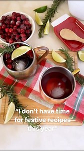 🍹 This Christmas moscow mule is the most delicious festive cocktail! Give this classic a holiday twist in a copper cup! 🎄✨ Cheers to the season! Try it here! | Homemade Heather