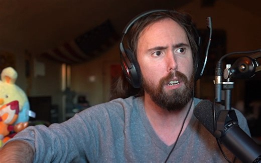 Asmongold responds to "conspiracy" that he won't react to videos critical of Elon Musk