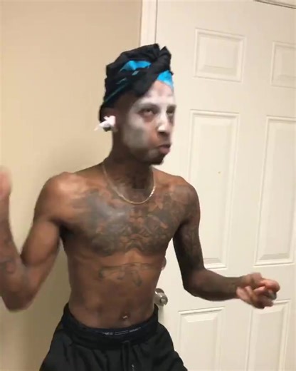 Who remembers crack head bobby?! 😂😂😂 #tiktok #skit #funnymike #funny #fyp