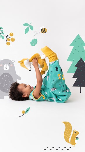 🌙 Sleep like a baby without losing your freedom of movement! Our 2.5 TOG sleeping bags with feet are perfect for your little whirlwinds. Discover all the features now! 👣 #sleepingbag #sleepingbagwithfeet #sleepsack #sleepsackwithfeet #babysleepsack #babysleepingbag #babywear #cutebaby #momlife #dadlife #sleepware | Slumbersac Ireland