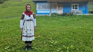 A mountain woman cooking homemade butter and Bread. | Country Food