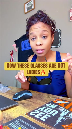 Rock Your Look with Retro Oversized Sunglasses