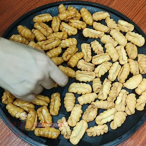 310K views · 5.5K reactions | Wala pang 50 pesos ay makakagawa ka na ng Seashell Breadsticks na perfect na pang meryenda | KR's Kitchen | Facebook