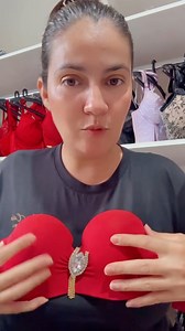 Algumas dicas para você, que se sente insegura com pouco seios! aposte em uma opção com Push-up com bojo bolha Aumenta o volume e aproxima os seios, ideal para criar decote! Claro temos muitas opções porém essas duas dicas vai além de que seu corpo precisa para se sentir melhor ❤️ | Évelyn Carla Moda Íntima
