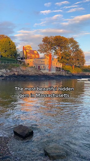Exploring the Charms of Marblehead, MA: A Tranquil Beach Retreat