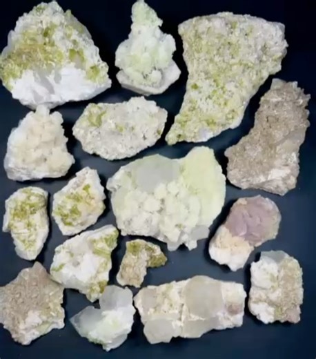 Crystals Wholesaler 💎 on Instagram: "CHAPPU TOURMALINE ❤️ Outstanding Well Terminated Chappu Tourmaline Specimens Combine With Lepidolite Mica, Quartz & Matrix From Skardu!! Weight 3.4kg!! Pieces 16!! #tourmalinespecimens"