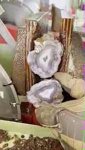 188K views · 1.1K reactions | Is so much fun to dig this laguna agates | Agates From Mexico | Facebook