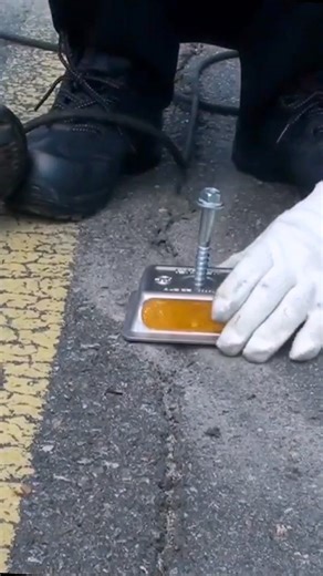 Reflecto me raat ko light kaise jalti hai? 😳 #shorts #viral