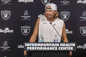 Raiders punter cleared to play against Titans, but star TE is out