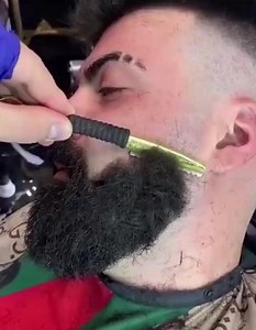 Tento mini holicí strojek je skvělý pro odstranění chloupků ze všech částí těla, včetně nohou, podpaží, hrudníku... 🗸 Pro ženy a muže 🗸 Všestranný a účinný 🗸 Hladké a pohodlné oholení Objednej níže a užij si hladkost👇 | Palabio CZ