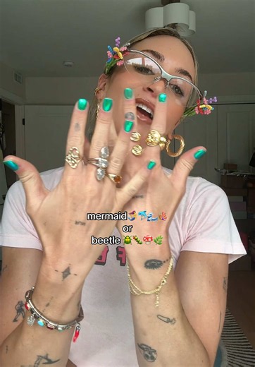 MERMAID BEETLE CHROME 🧜‍♀️🐛🪲🍄🪸🐬🌊 #nails #nailtransition #chrome | nail transition