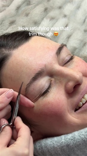 Ultimate Guide to Eyebrow Trimming Techniques