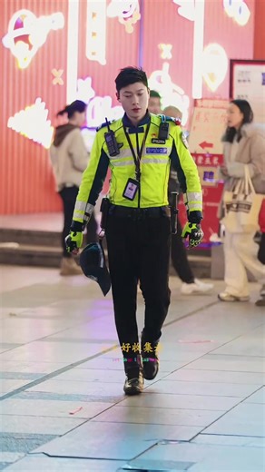Shanghai Traffic Police: A Closer Look