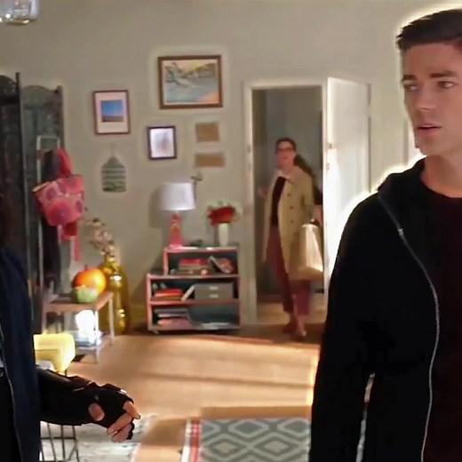 #Supergirl #Theflash #Kara #Barry