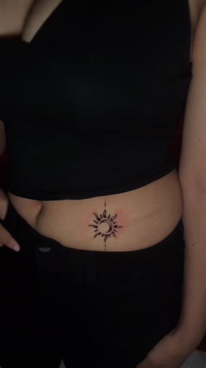 ‎ايفان الوشام Evan tattoo II‎ on Instagram‎: "شبيها ترجف متثبت قابل شمسويلها 🤨😏 #وشم #ابو_جنازه_الوشام #ايفان_الوشام #وشامين_العراق"‎