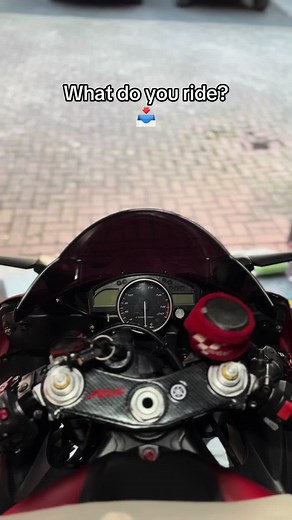 What helmet do you guys wear? I’ve got the X-Lite X-803RS 🪖 www.throttleandmind.com #R6 #biker #throttleandmind #Yamaha #motorbike