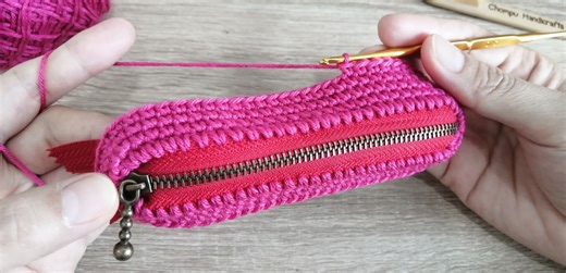 Crochet coins purse DIY 🌸🌼🌻🎁 Tutorial how to crochet coins zip bag - Pattern for the beginner - Step by step #crochet #handmade #crochetzipbag #crochetcoinspurse | Chompu Handicrafts