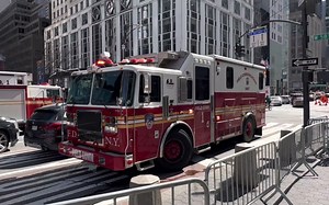 【街拍出警】“二级火警！罕见装备登场！”纽约市消防局 响应并处理酒店火灾事件（2023年3月15日）