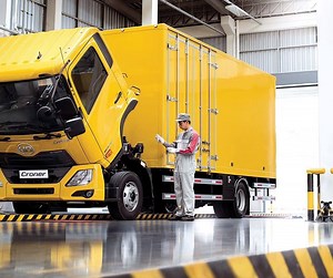 807 reactions · 251 shares | ¡Conoce al nuevo integrante de la familia Volvo: los camiones UD Trucks! Combinando lo mejor de dos mundos: la herencia japonesa de Nissan Diesel y la tecnología y soporte posventa de Volvo Group Perú. El modelo Croner llega a nuestro país con 2 versiones de carga útil: de 8 y de 12 toneladas. | Volvo Group Peru | Facebook