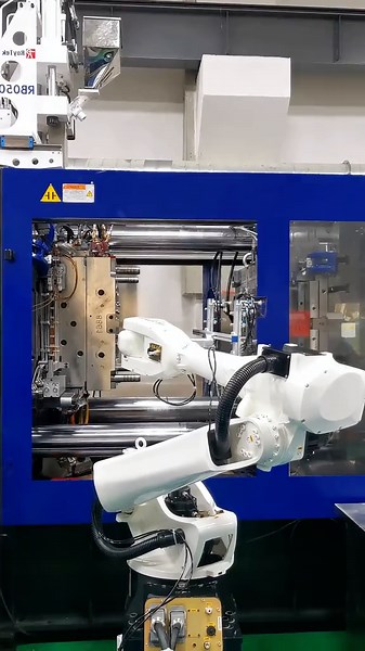 Understanding Fully Automatic Injection Molding Production Lines