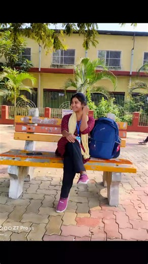 🦋𝑹𝒂𝒌𝒉𝒊🦋 on Instagram: "Bhaba jay......😅"