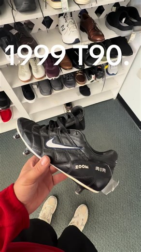 1999 T90 Soccer Boots Overview