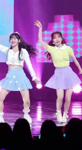 Two stunningly beautiful Korean women danced on stage in adorable outfits #dance #music😍😍😍