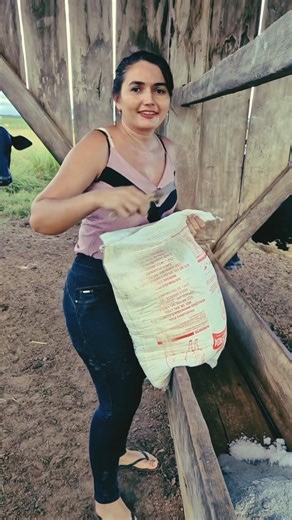 salty food distribution Monday part 5 |Tatiane Dairy Farm| #shortsfeed #viral #farming #shortvideo