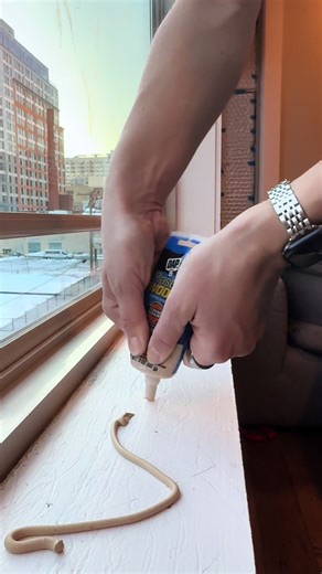 Sometimes you just…. need a different woodfiller #woodfiller #painter #windowpainting #caulking #homeimprovement