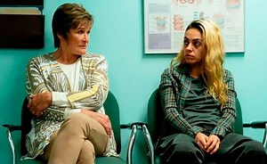 El conmovedor drama con Glenn Close y Mila Kunis que triunfa en Netflix