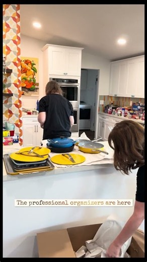 Professional Organizers Unpack My ENTIRE Kitchen 😱