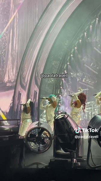 Beyonce Backup Singers Performance at Renaissance World Tour Amsterdam