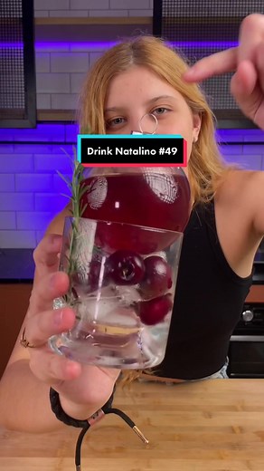 Delicious Christmas Vodka Cranberry Cocktail Recipe