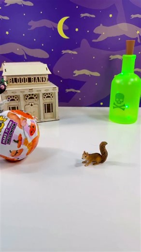 Make it Mini Halloween with Mangle and Squirrel. Eye-Ball drinks never tasted so good! #makeitmini #miniverse #halloween #toys #mangle | Squirrel Stampede