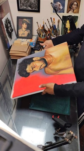 Harish Sharma. on Instagram: "Mistakes happen, but the comeback is always better! 🖌️✨ I forgot to leave extra canvas for stretching, but I wasn't about to let this portrait go to waste. Here’s how I fixed it and finally got it on the frame. Never give up on your art! @artist_harish_sharma #artproblems #arthack #artist #oilportrait #explorepage✨"