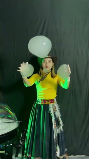 Too bouncy to be real! 🍬 Watch that recoi #QQBouncy #BubbleArt #short #trend#SlowMotionVideo