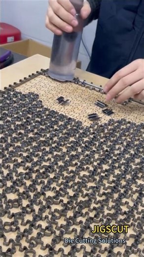 JIGSCUT--die cutting solutions-Puzzle Cutting DIe Making