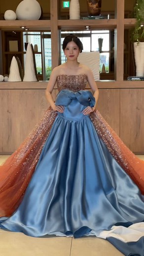 テラコッタドレスからブルードレスに大変身✨💙 撮影協力:＠anniversaire_officialさん🕊#花嫁#ウェディングドレス#カラードレス#早着替え#変身#見ちゃう動画#おすすめにのりたい