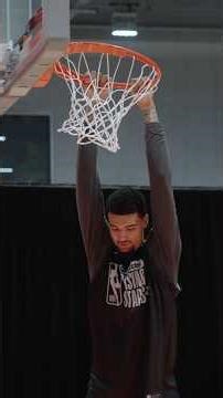 Rising Star and shoe tying expert 🤣 #nba #miamiheat #shoes #risingstars