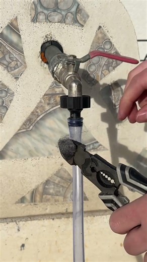 A Simple trick to clean a hose from the inside!#shorts #lifehacks