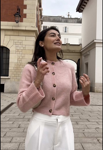 Delina Perfume Review: Notes of Rose and Bergamot