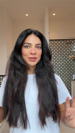 Best Hair Frizz Product for Wavy Hair? Color Wow Review