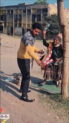 मारा मुझे 😱 | Khamoshi hai ek baja hai #humanity #trending #helping #help #helpboyprakash