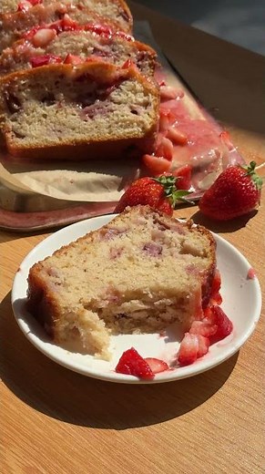 Moist Strawberry Bread (One Bowl)